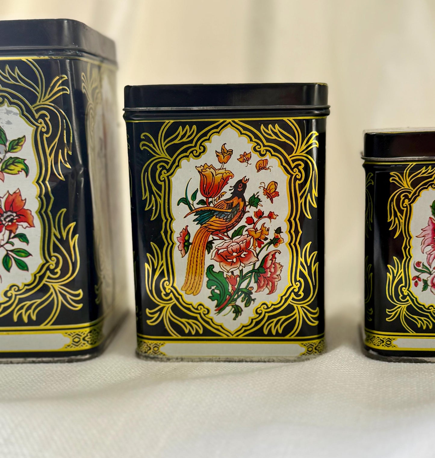 Vintage Exotic Bird Tea Tin Candle