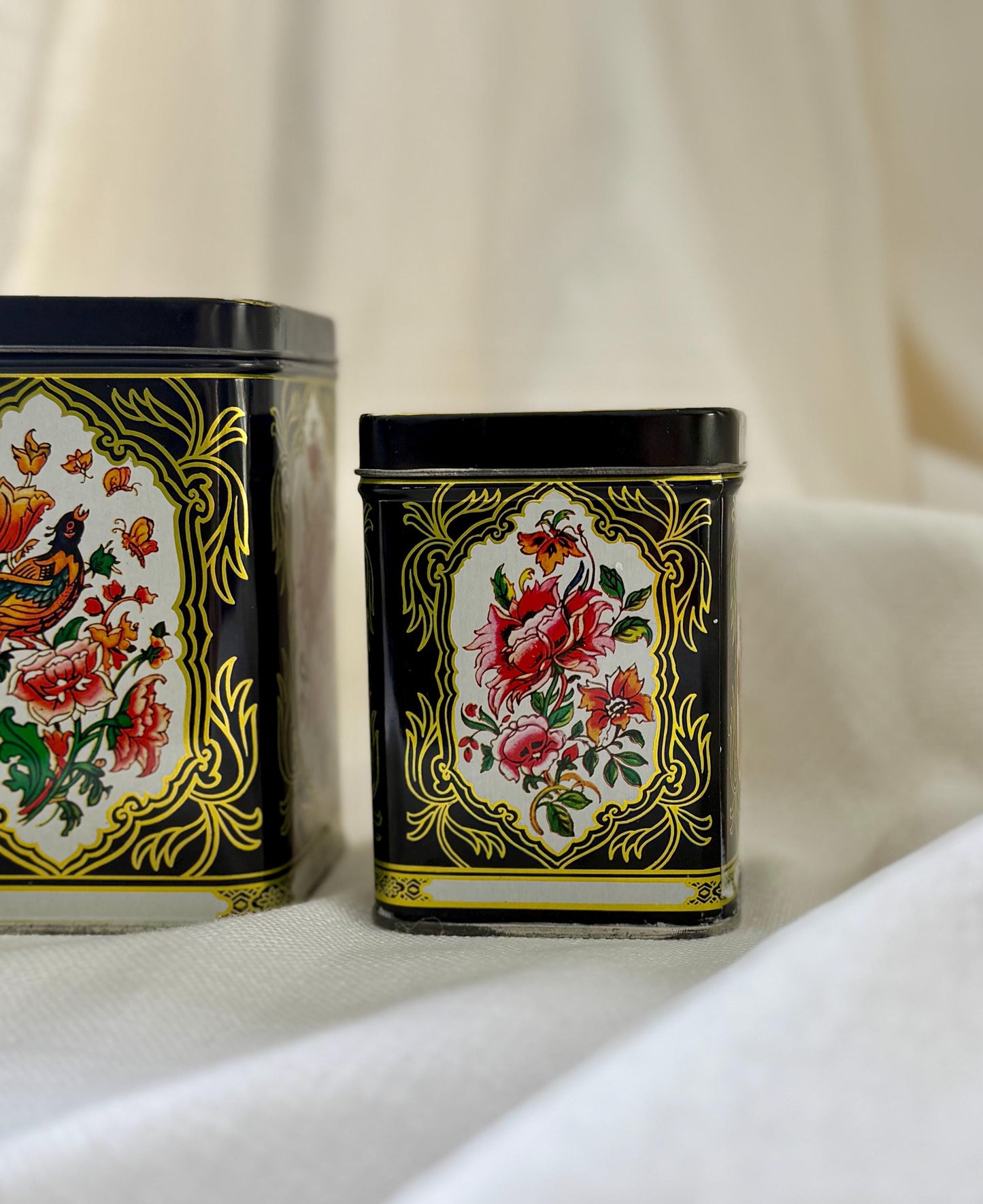 Vintage Exotic Bird Tea Tin Candle